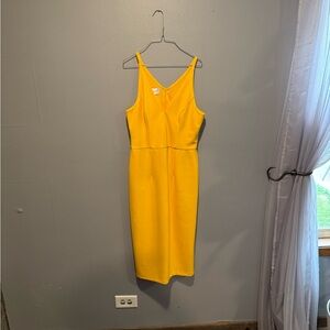 Donna Morgan Yellow V-Neck Sheath Midi Dress